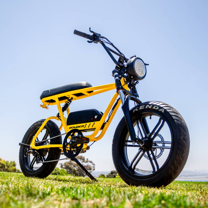 SUPERHUMAN Bomber 750 w Moto Ebike 20x4.5 Electric Moto Style eBike - Bike - eBike Super Shop